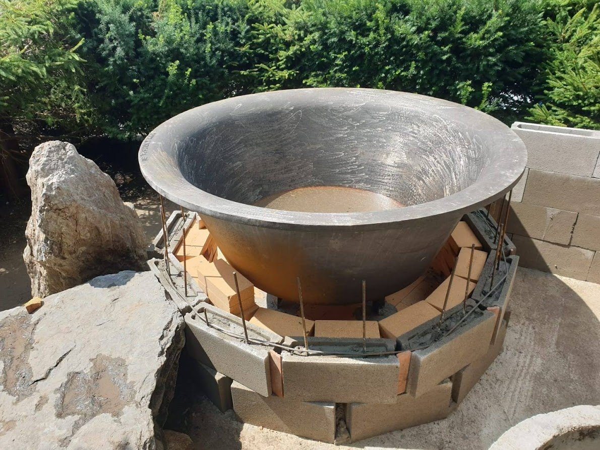 Kocioł SPA w ogrodzie – realizacja