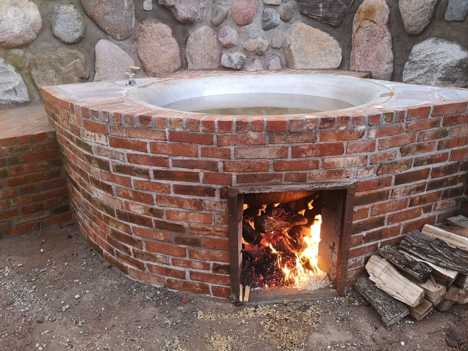 Kocioł SPA z paleniskiem – ogień i para